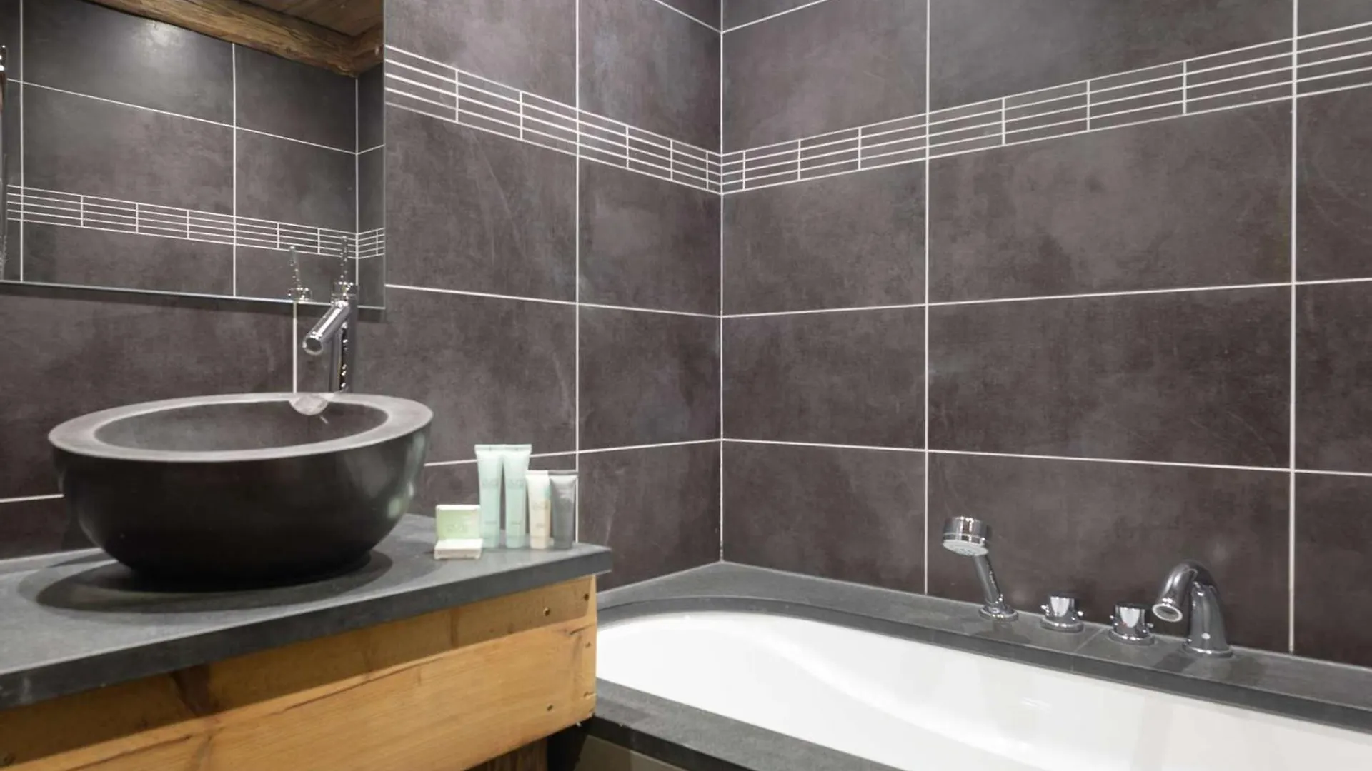 Chalet De Luxe 110M² A Courchevel 1850 - 8 Pers - Skis Aux Pieds - Fr-1-631-190 0*,